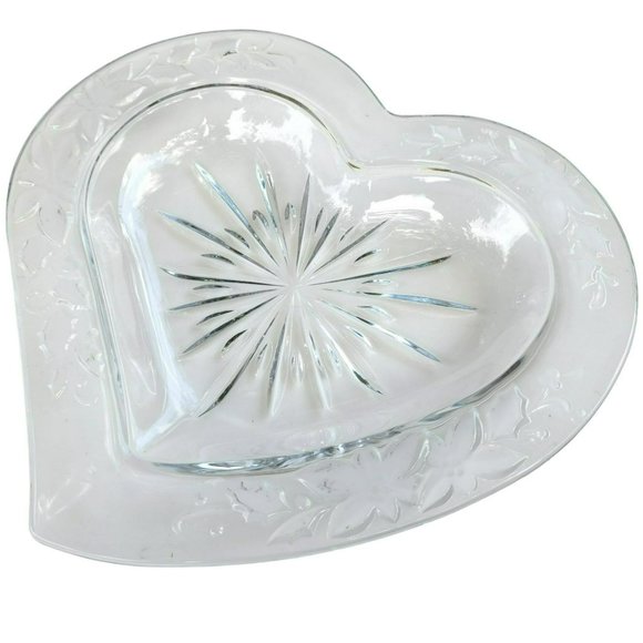 Mikasa Vintage Crystal Heart Shape Dish Frosted Raised leaves 13in - Picture 2 of 12